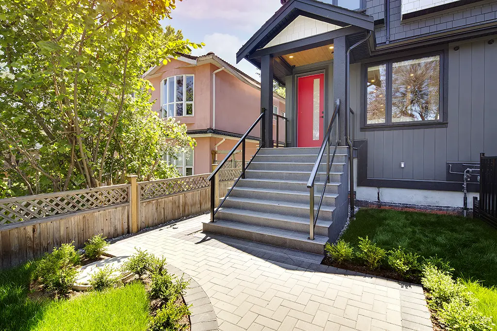 Residence III landscaped entry