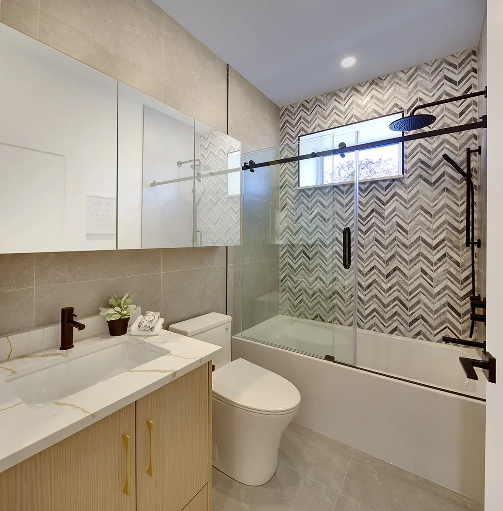 Residence III secondary bathroom